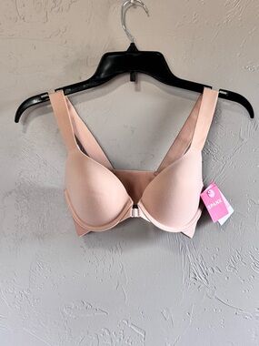 SPANX Front-Close T-Shirt Bra in Beige